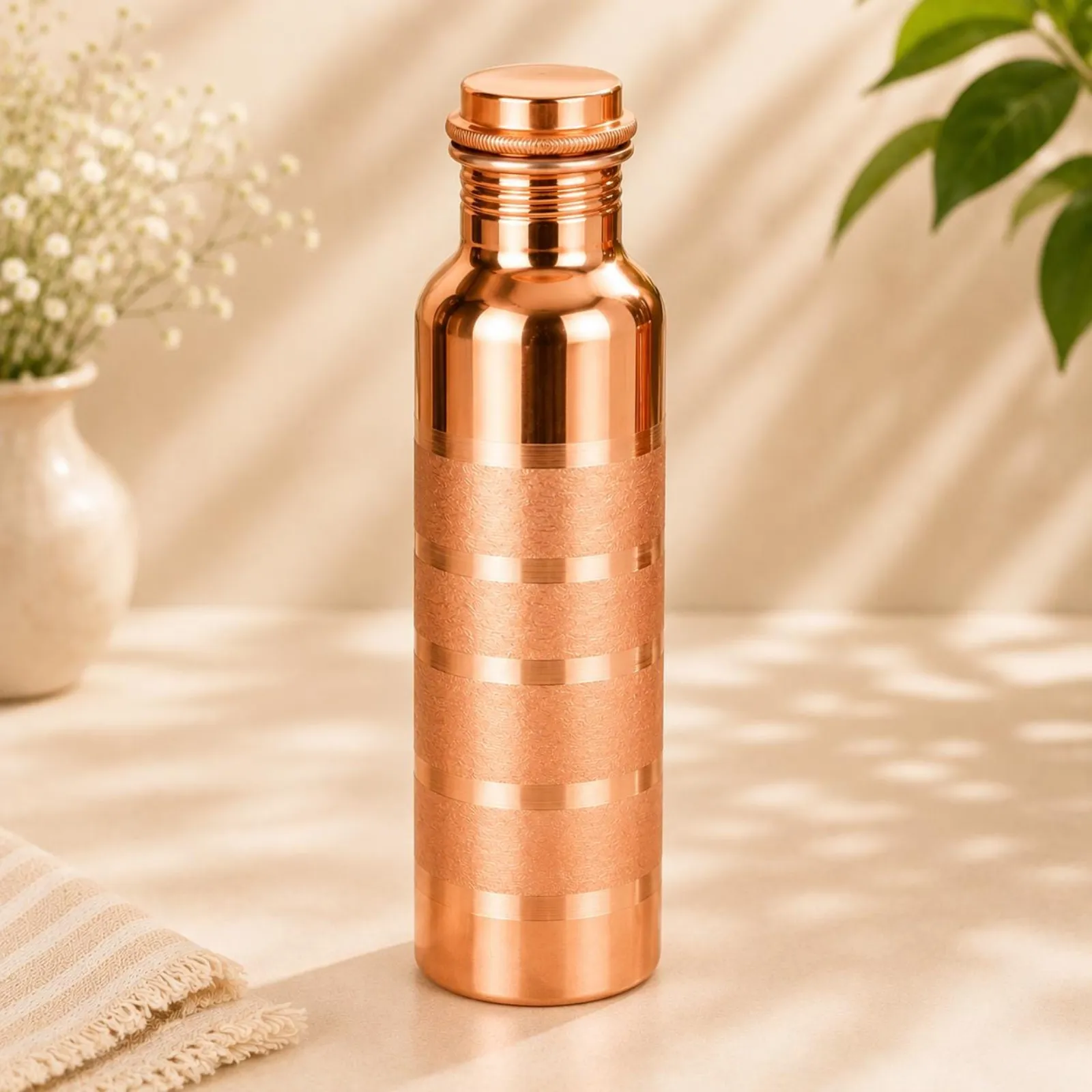 Handcrafted Copper Water Bottle, Ayurvedic Drinkware, Wellness Decor — photo 1