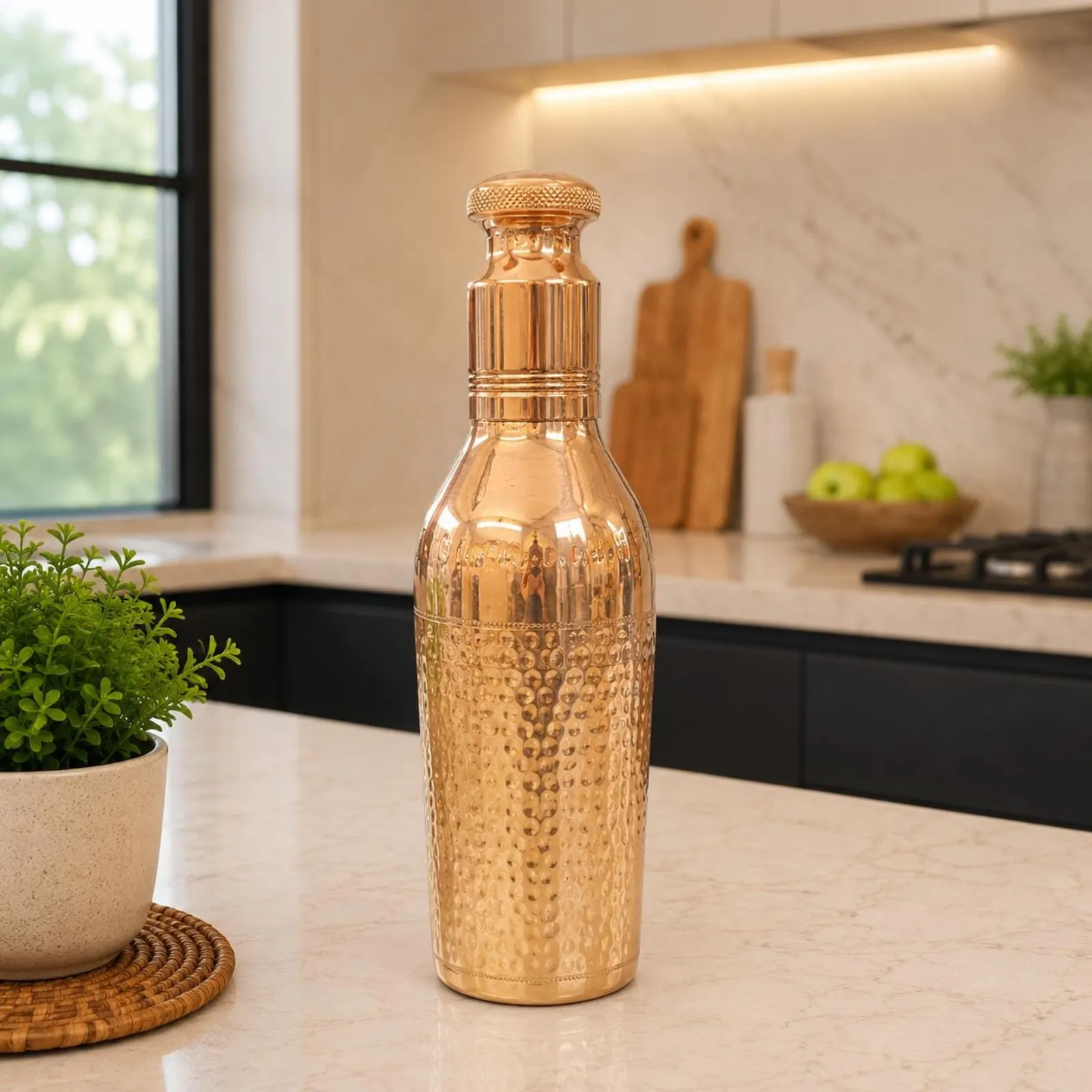 Pure Copper Bottle Handcrafted Water Bottle, Hammered Finish, Traditional Indian Drinkware, Artisan Gift — photo 1